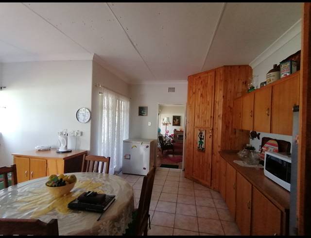 4 BEDROOM FREESTANDING SOLD IN STILFONTEIN EXT 4